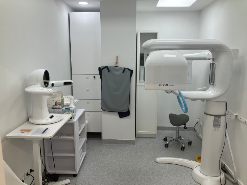 Tomograf RAYSCAN PreMiere — ESDENT Wrocław Brossa