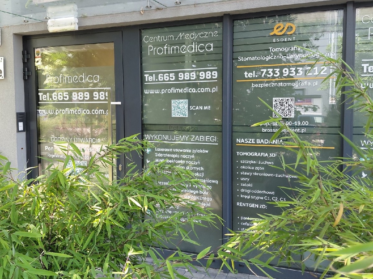 ESDENT Wrocław - wejście do placówki